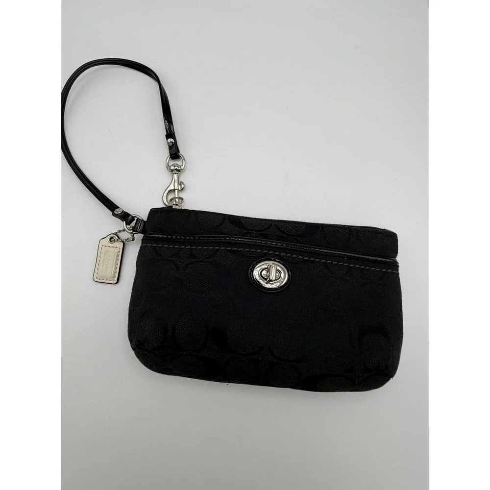 Coach Black Signature Jacquard Wristlet Patent Leather Trim Turnlock Detail 0145